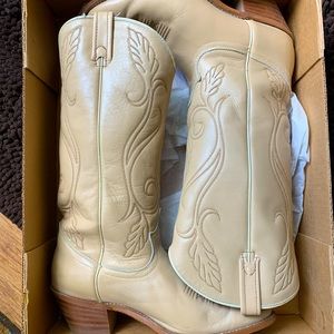 Women’s Cowboy Boots, Champagne, Size 9m